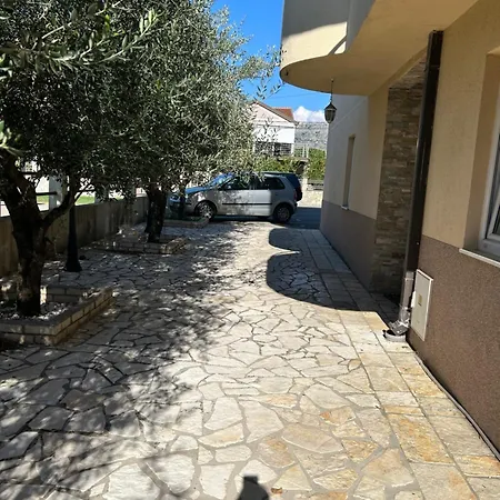 Stan Na Dan Miki Apartment